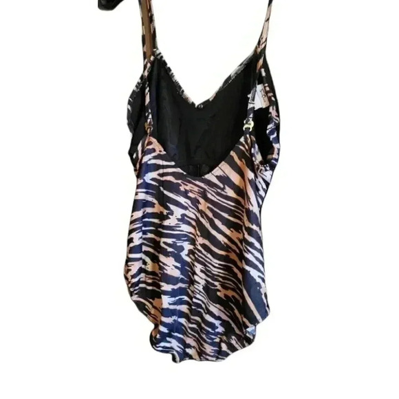 Womans One Piece Swim Bathing Suit size 16 shirred gathered  front - Picture 6 of 8